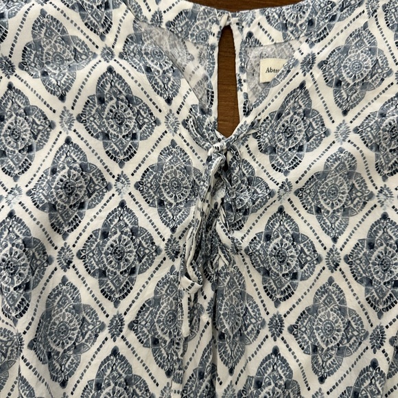 Abercrombie Small Romper - Picture 3 of 6